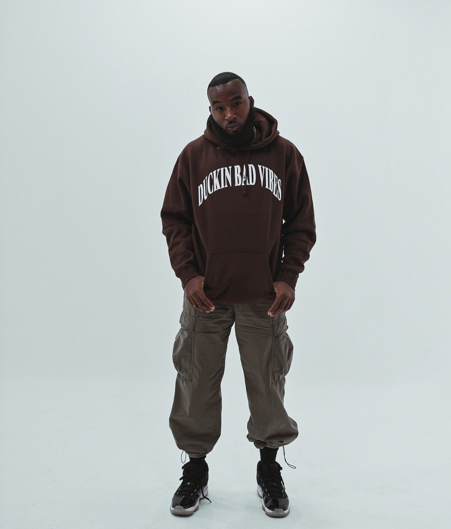 DUCKIN BAD VIBES ARCH HOODIE (brown)