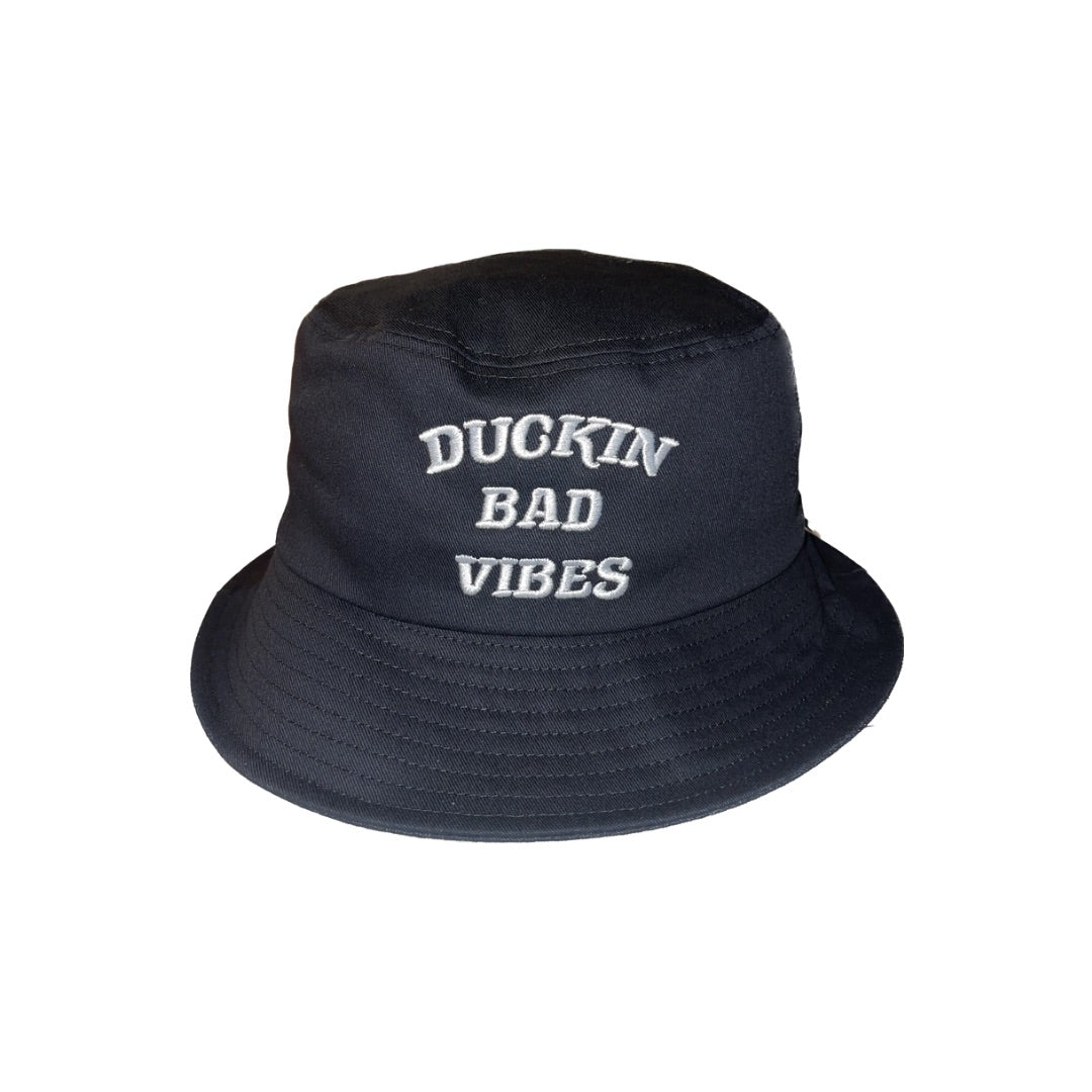 DUCKIN’ BAD VIBES BUCKET HAT (BLACK)