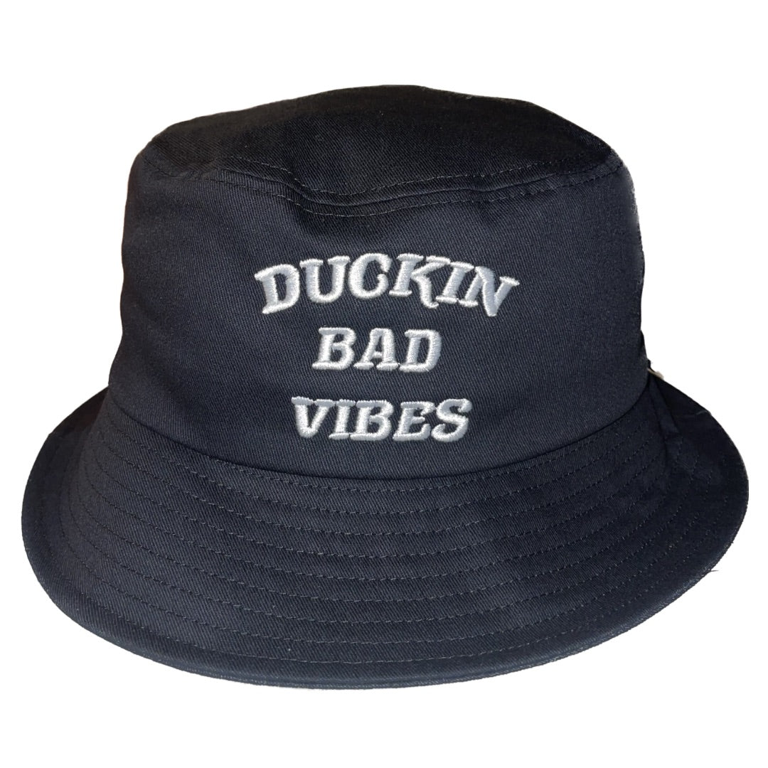DUCKIN’ BAD VIBES BUCKET HAT (BLACK)