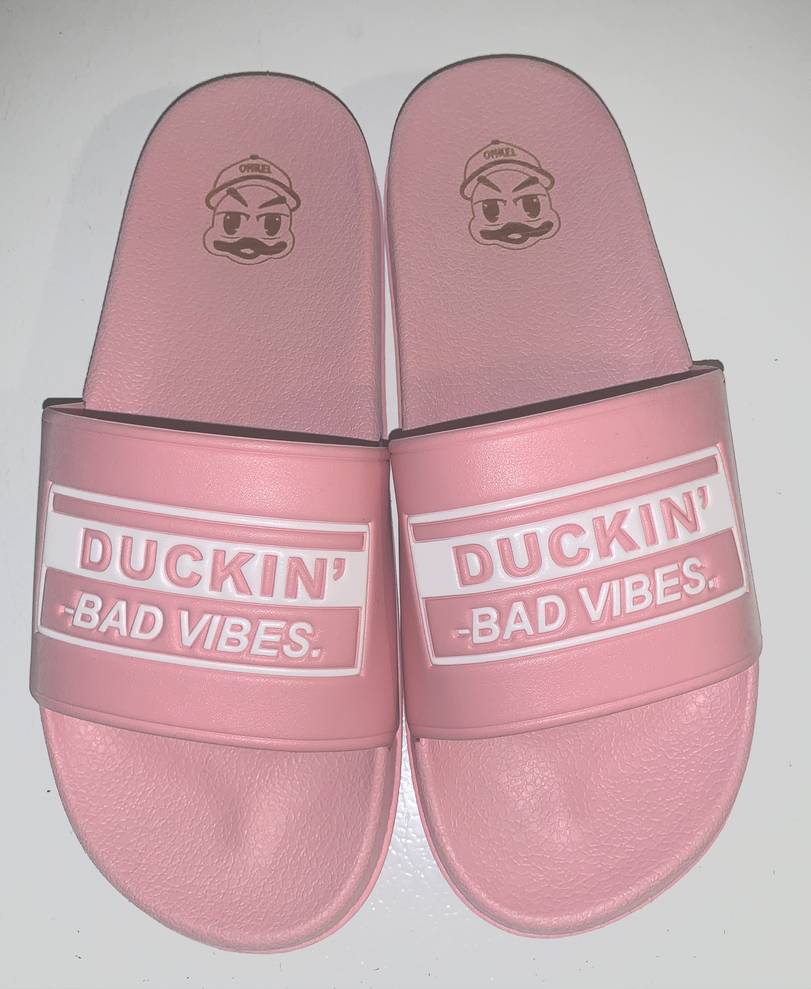 DUCKIN' BAD VIBES SLIDE (PINK)